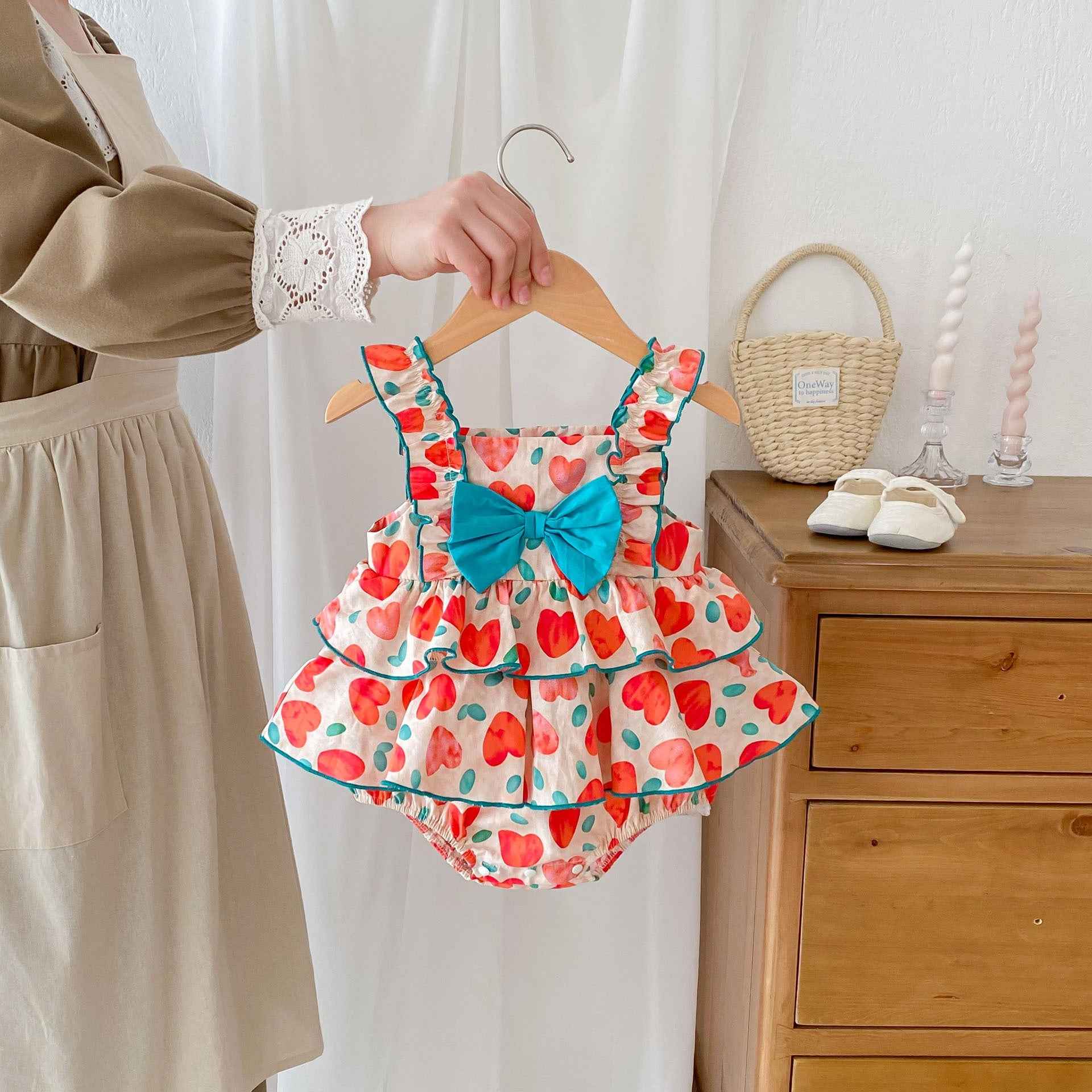New Arrival Summer Baby Kids Girls Heart Pattern Sleeveless Big Bow Strap Onesies